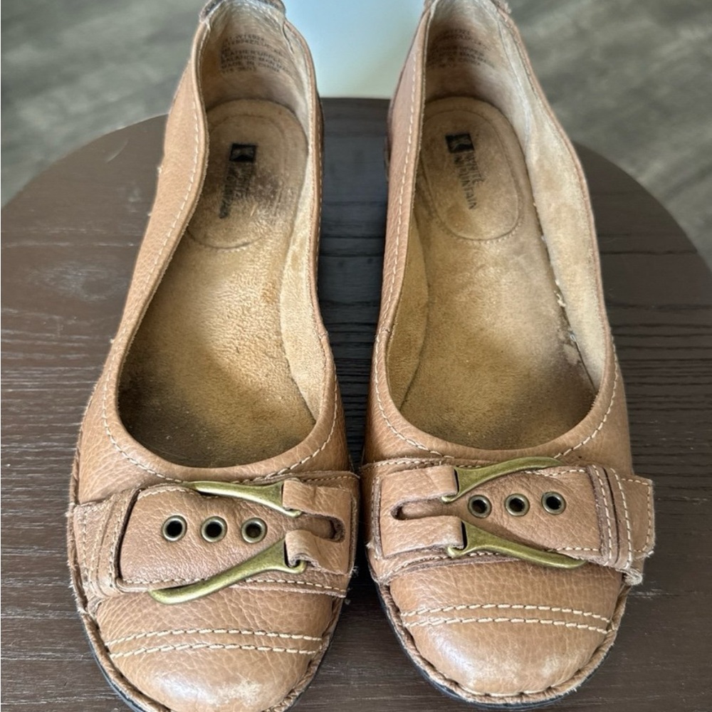 White Mountain Brown Leather Loafers with Cushioned Insole